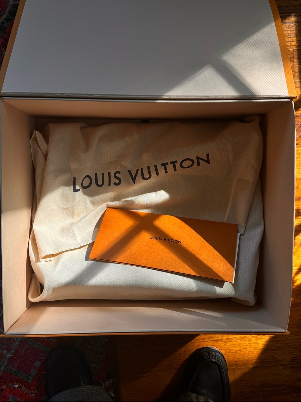 Louis Vuitton Monogram Canvas Shoulder Bag in Brown and Natural - Picture 4 of 9